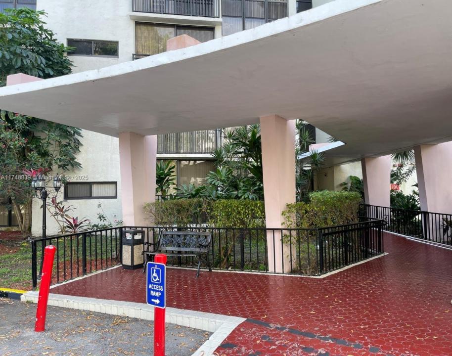 17011 N Bay Rd 507, Sunny Isles Beach, Florida 33160, Stati Uniti