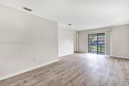 6020 Shakerwood Cir 205, Tamarac, Florida 33319, USA