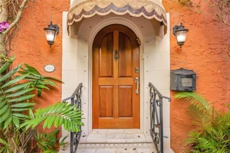 5008 Alhambra Cir, Coral Gables, Florida 33146, USA
