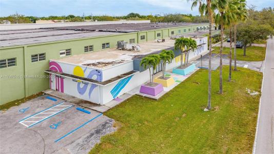 7007 N Waterway Dr, Miami, Florida 33155, USA