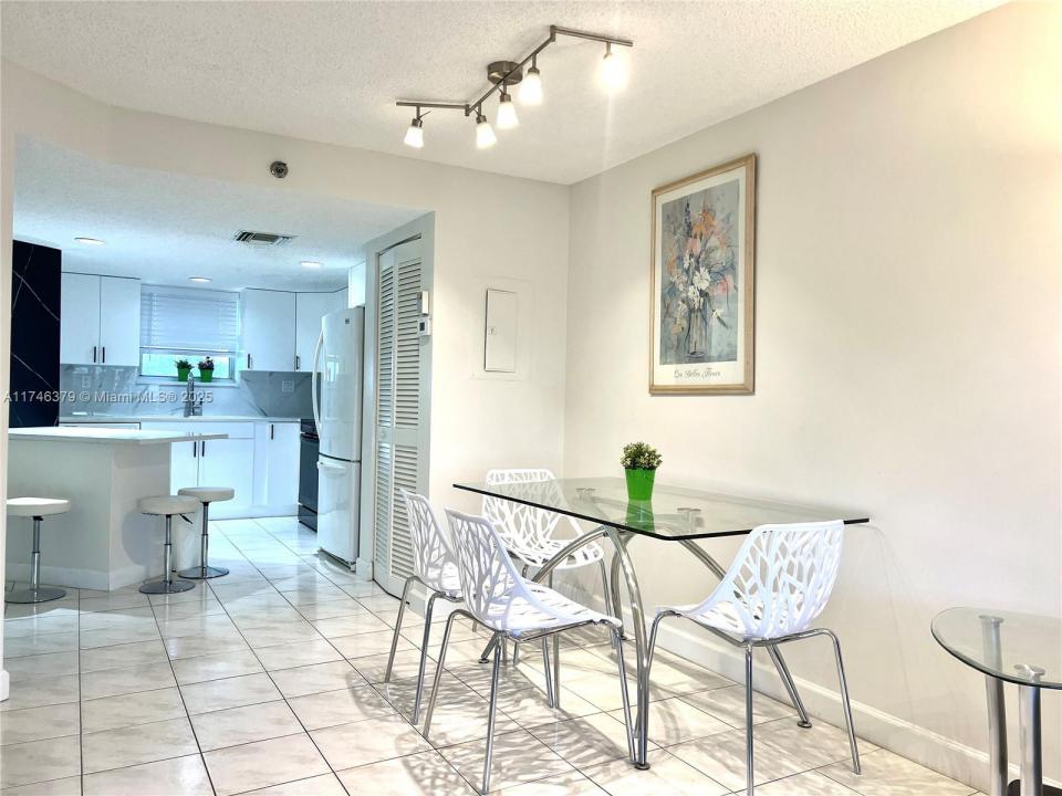17801 N Bay Rd 511, Sunny Isles Beach, Florida 33160, HOA KỲ