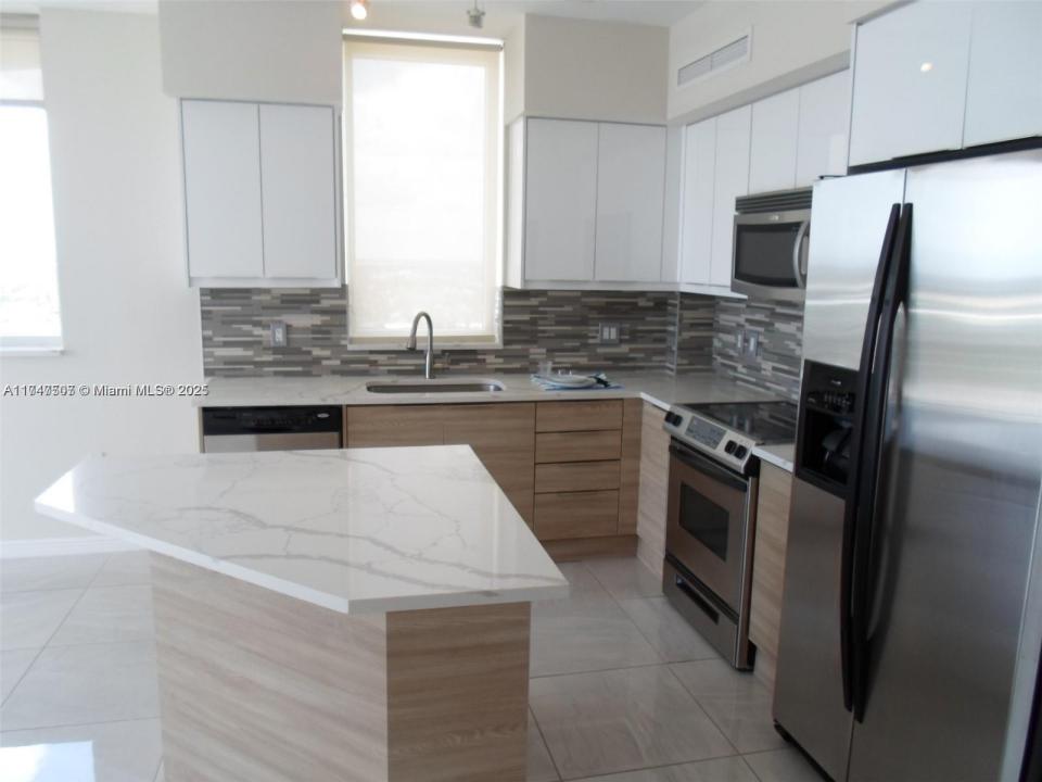 1745 E Hallandale Beach Blvd 1907W, Hallandale Beach, فلوريدا 33009, الولايات المتحدة