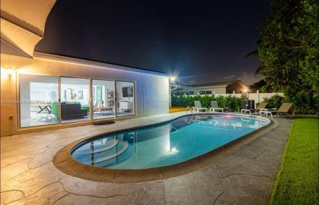 2271 NE 191st St, Miami, Florida 33180, USA