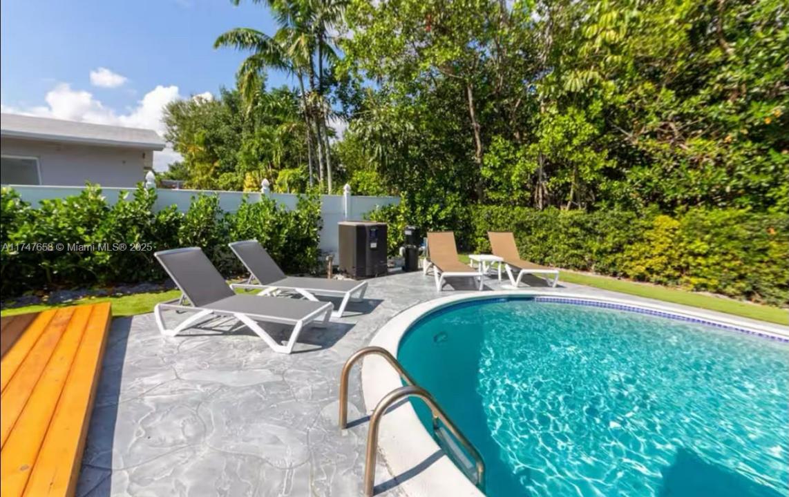 2271 NE 191st St, Miami, Floride 33180, États-Unis