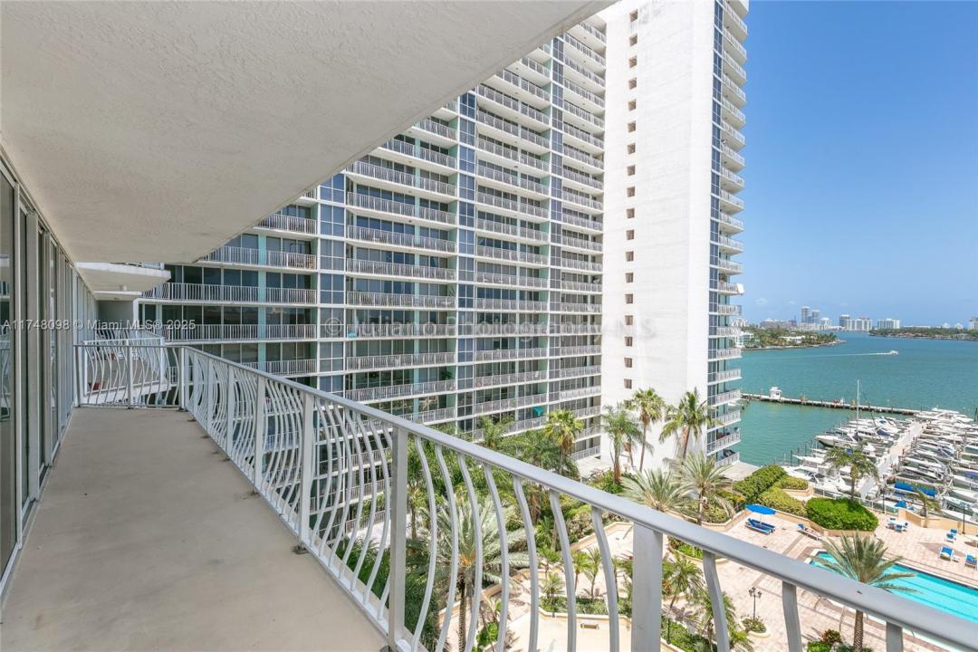 7601 E Treasure Dr 1108, North Bay Village, Floride 33141, États-Unis