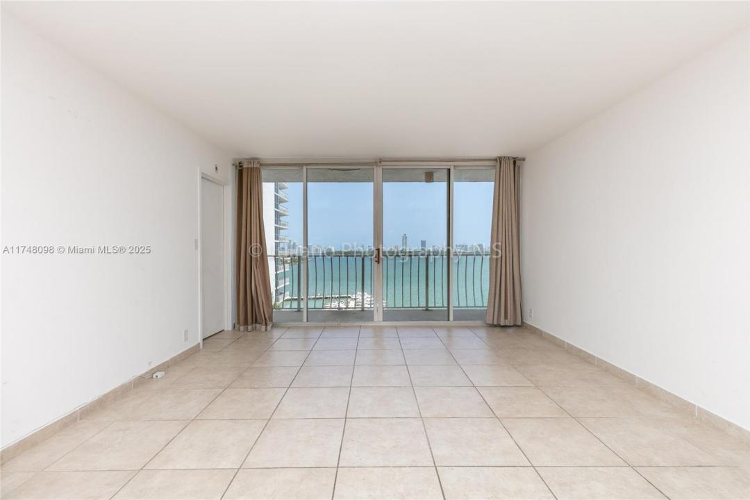 7601 E Treasure Dr 1108, North Bay Village, Floride 33141, États-Unis