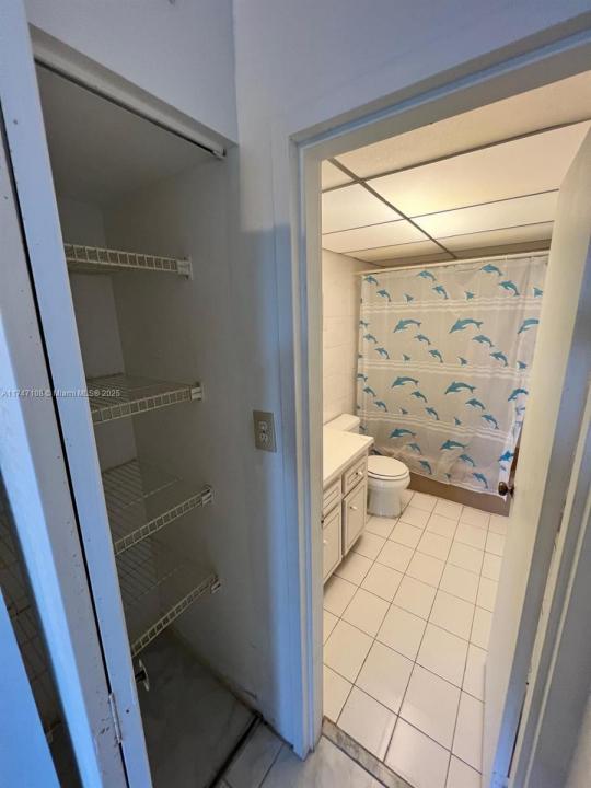 555 NE 123rd St 412-B, North Miami, Florida 33161, Stati Uniti