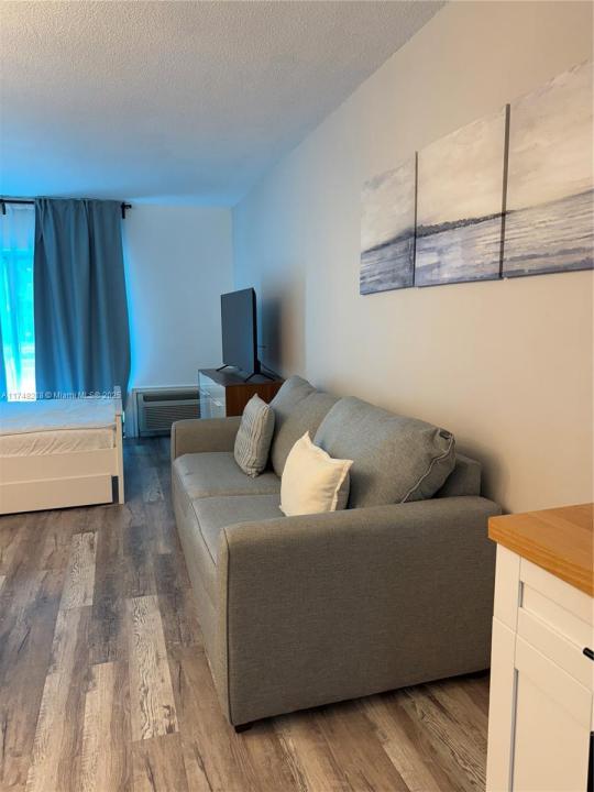 400 Kings Point Dr 105, Sunny Isles Beach, 佛羅里達州 33160, 美國