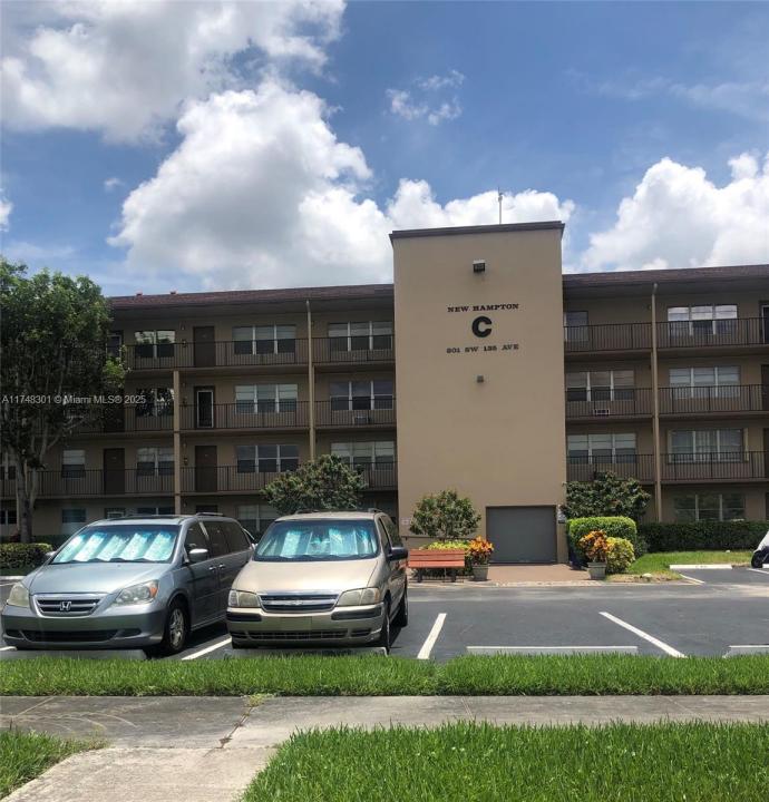 301 SW 135th Ave 402C, Pembroke Pines, Floride 33027, États-Unis