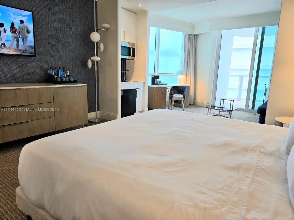 4401 Collins Ave 1401, Miami Beach, Florida 33140, HOA KỲ