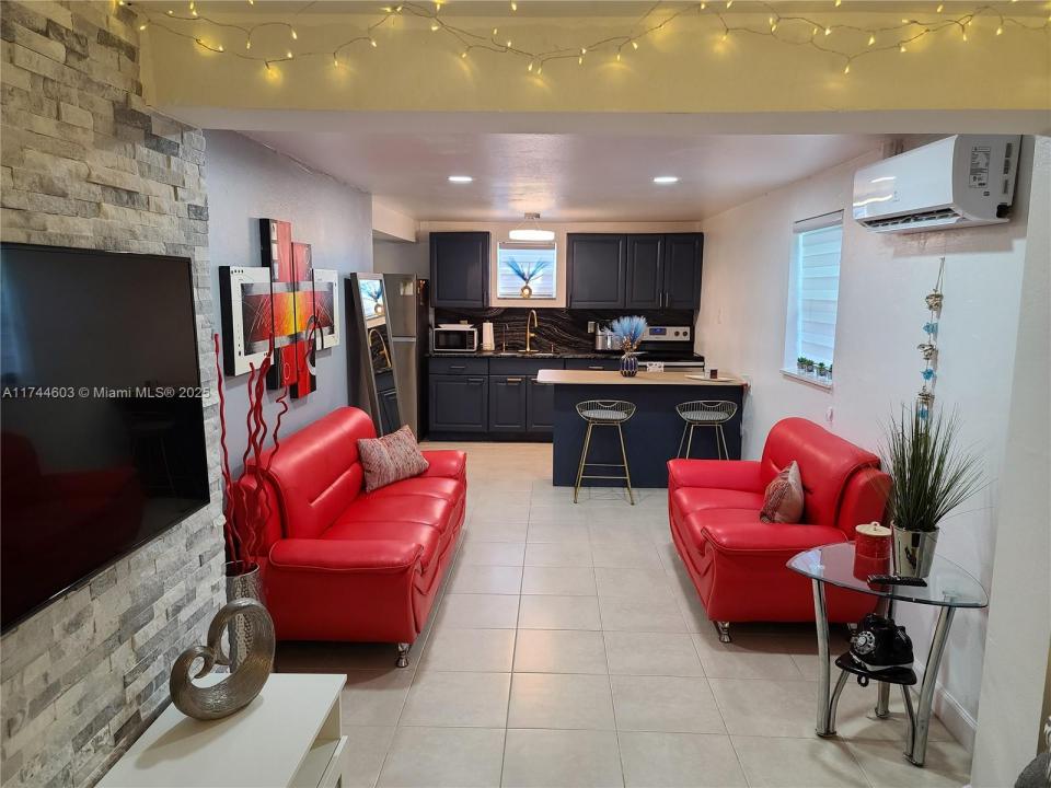 2242 Liberty St 1, Hollywood, Florida 33020