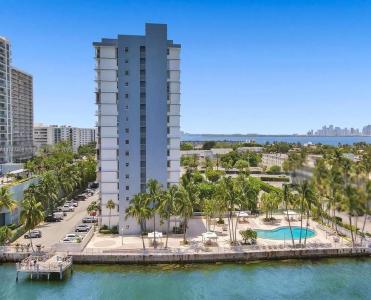 1865 79th St Cswy 16J, North Bay Village, Florida 33141, USA