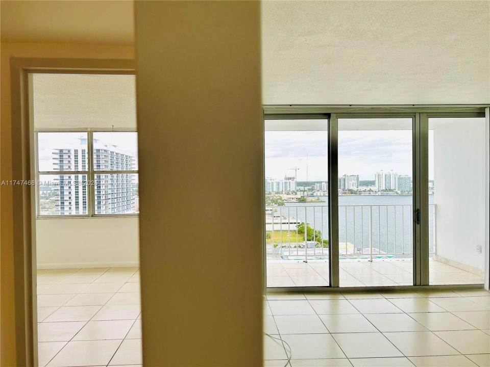 1865 79th St Cswy 16J, North Bay Village, Floride 33141, États-Unis