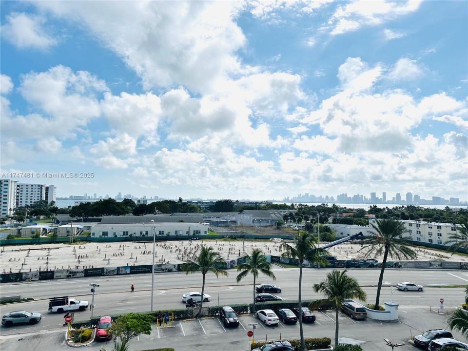 1865 79th St Cswy 6O, North Bay Village, Floride 33141, États-Unis