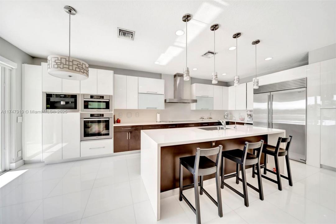 4424 E Whitewater Ave, Weston, Florida 33332