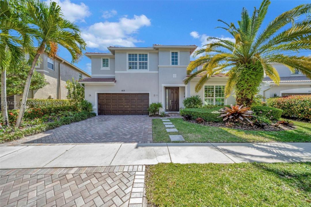 4424 E Whitewater Ave, Weston, Florida 33332