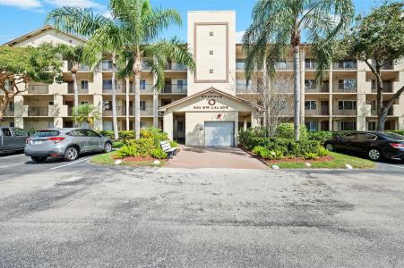 801 SW 141 101O, Pembroke Pines, Florida 33027, USA