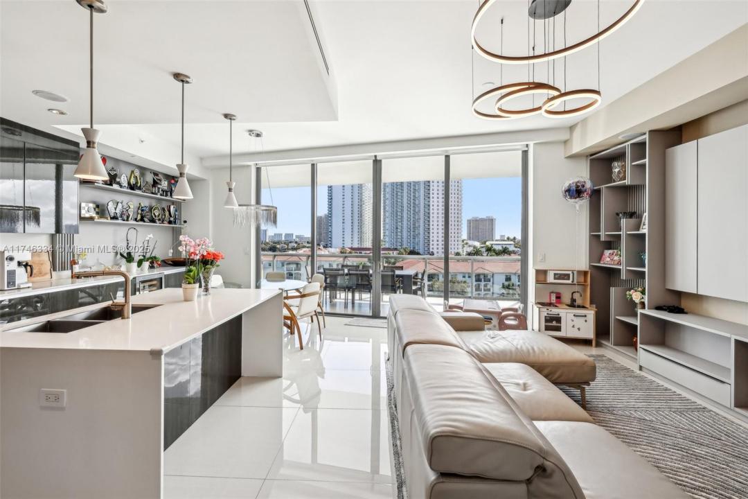 3250 NE 188th St 607, Aventura, Florida 33180