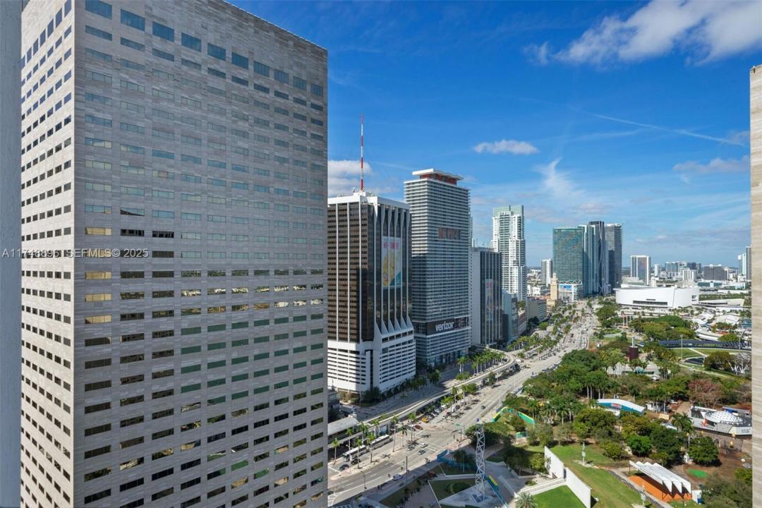 335 S Biscayne Blvd 2402, Miami, Florida 33131, Stati Uniti
