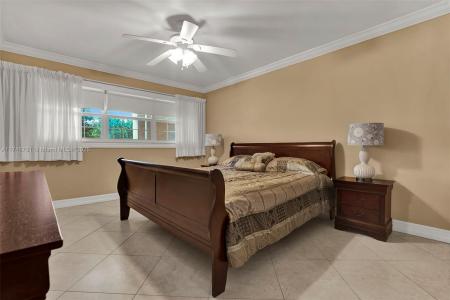 3010 N Course Dr 310, Pompano Beach, Florida 33069, USA
