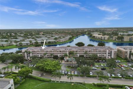 7760 Granville Dr 303, Tamarac, Florida 33321, USA