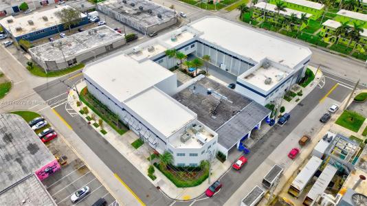 235 NE 67th St 3, Miami, Florida 33138, USA