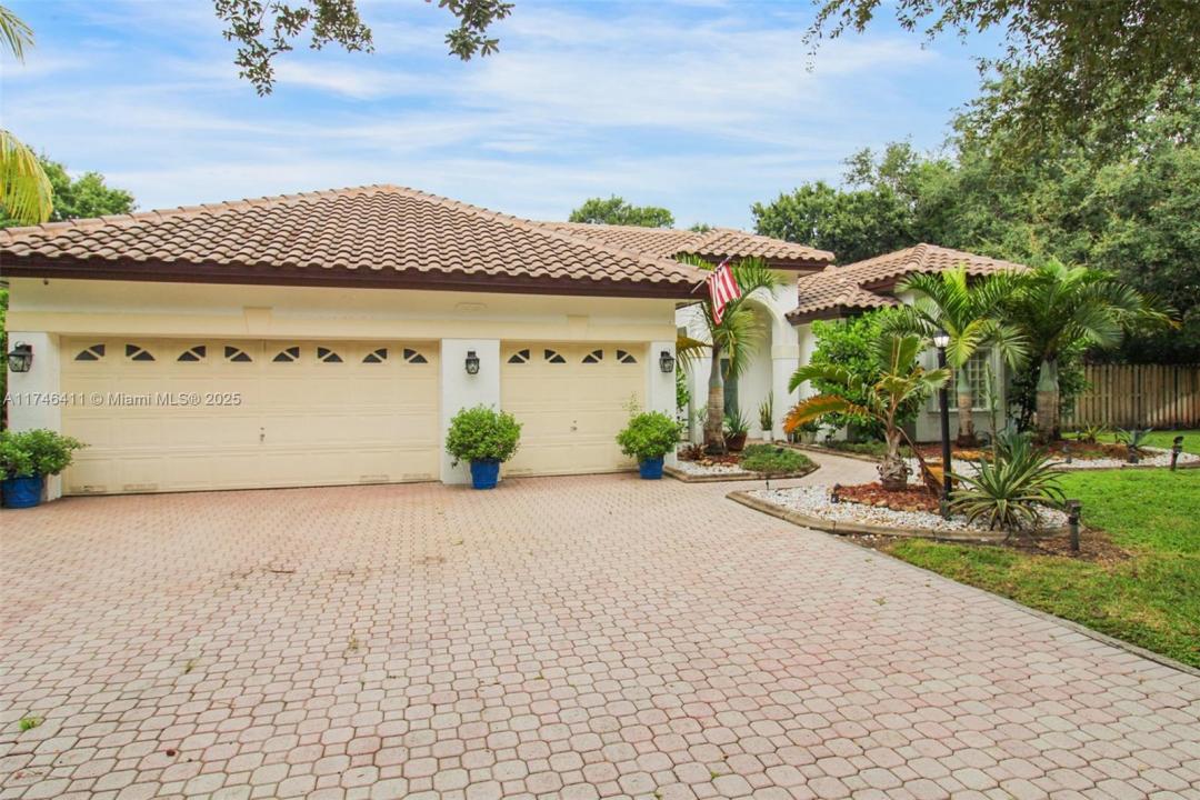 6041 Superior Blvd, Davie, Florida 33331