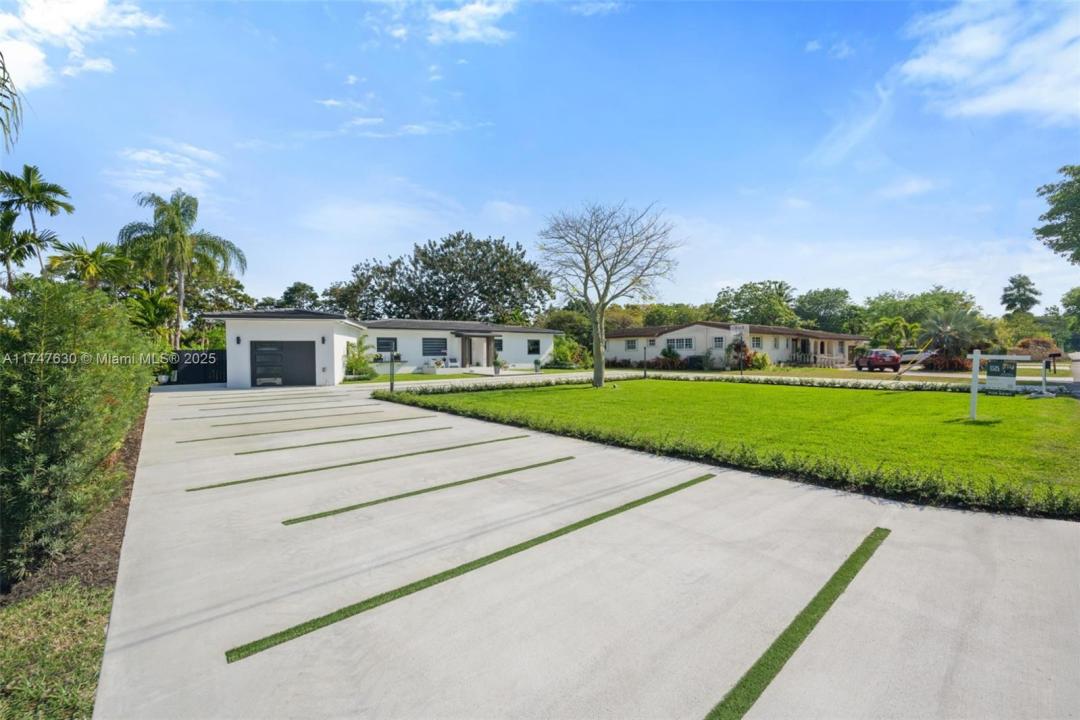 14745 N Spur Dr, Miami, Florida 33161