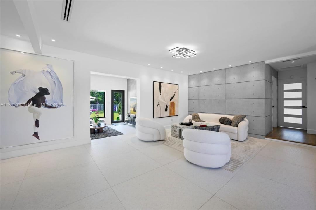 14745 N Spur Dr, Miami, Florida 33161
