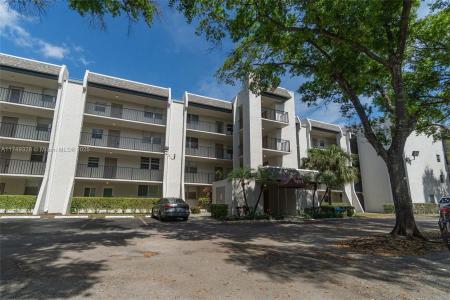9235 Lagoon Pl 404, Davie, Florida 33324, USA