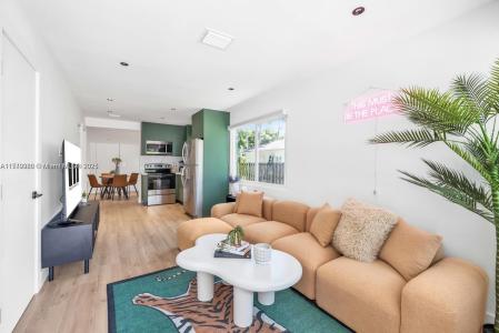 105 SW 4th ave 0, Hallandale Beach, Florida 33009, USA