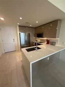 2000 Metropica Way 1408, Sunrise, Florida 33323, USA