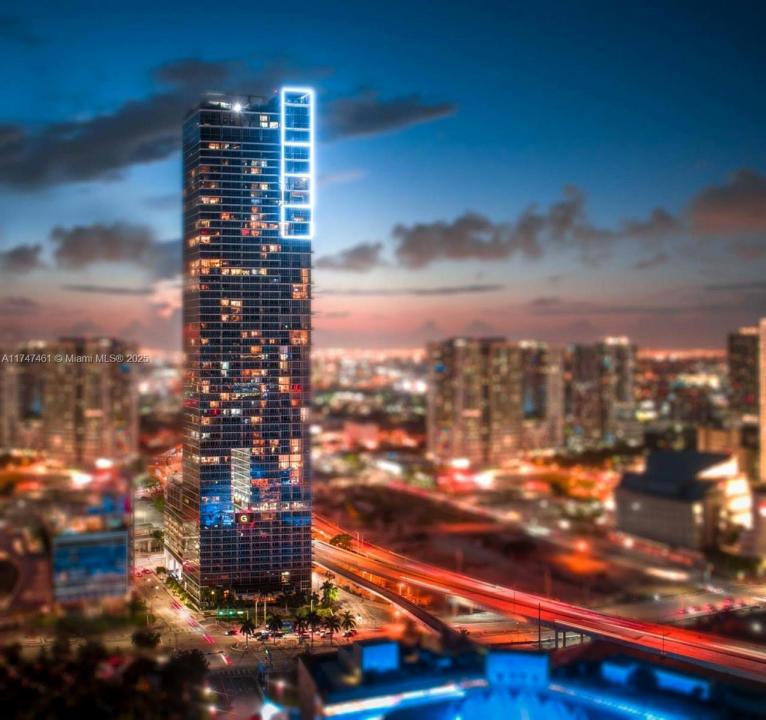 1100 Biscayne Blvd 3502, Miami, Florida 33132, USA