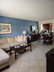 2174 W 60th St 17205, Hialeah, Florida 33016, USA