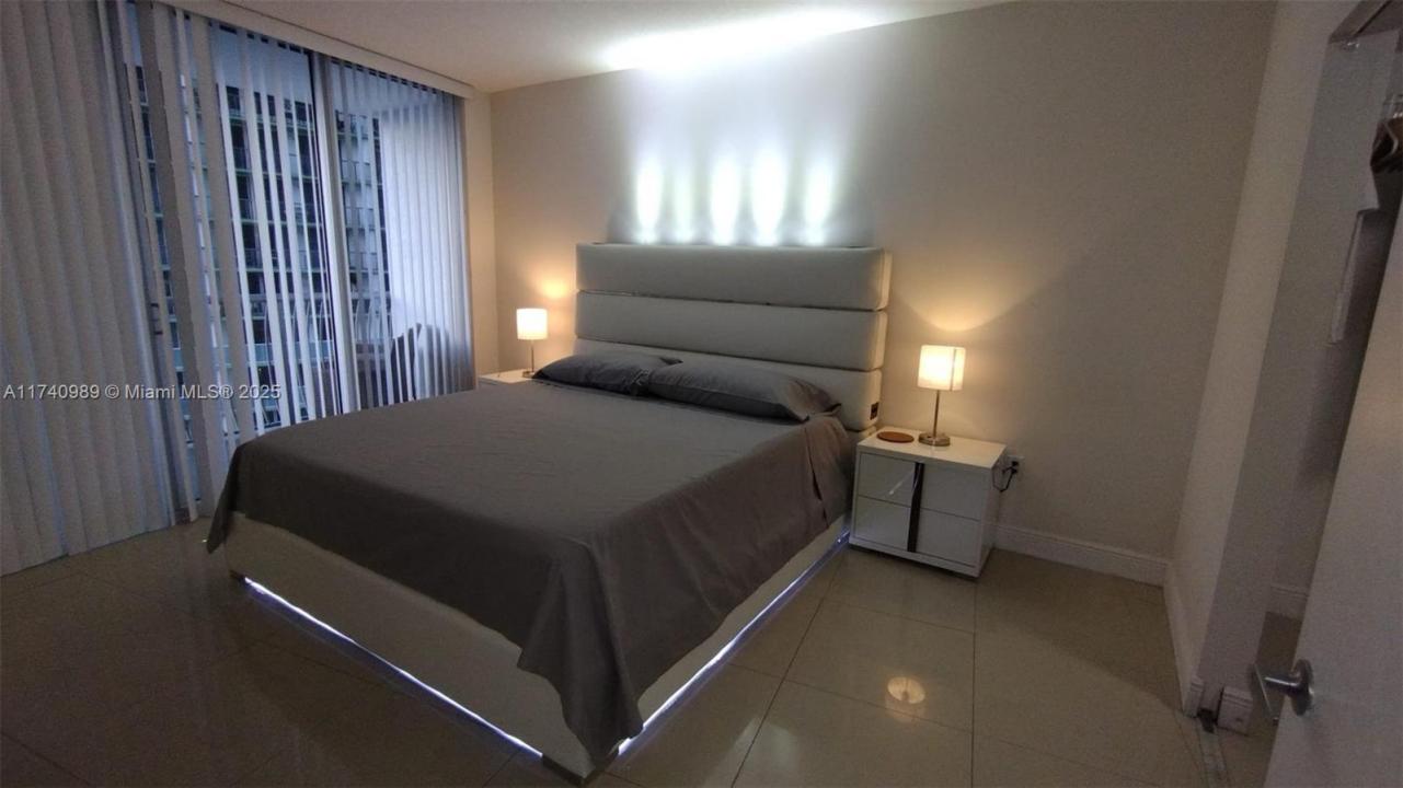 1750 N Bayshore Dr 1511, Miami, פלורידה 33132, ארצות הברית של אמריקה 