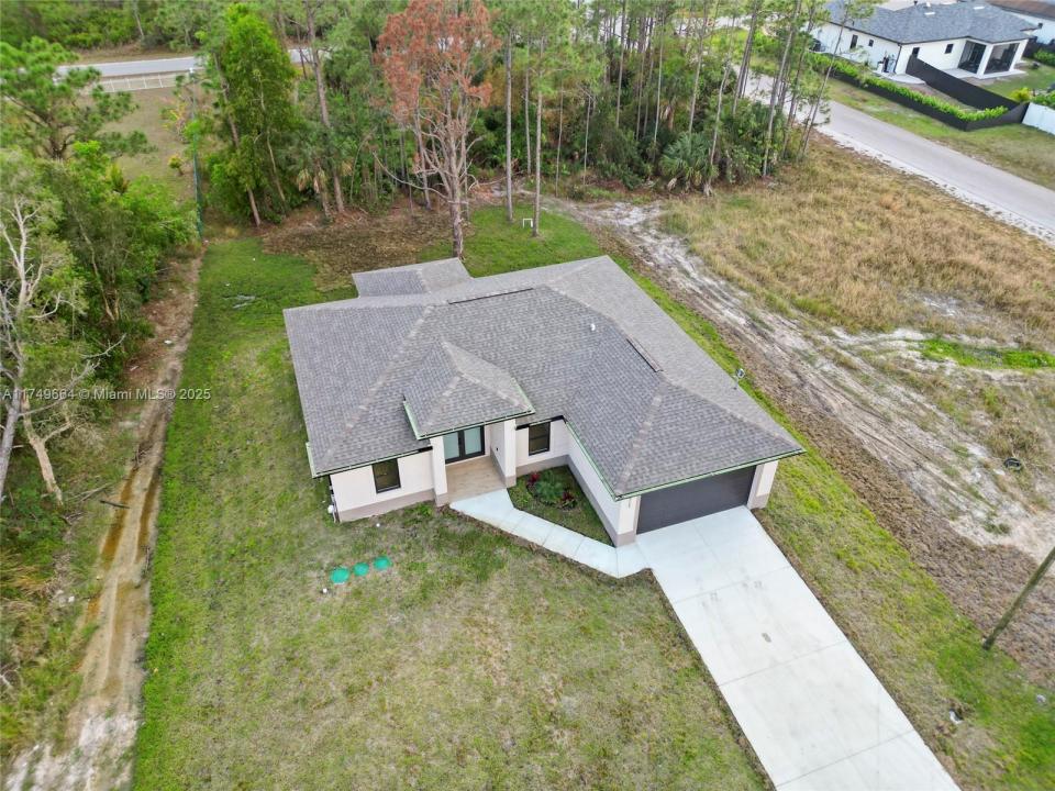 2717 20th St W, Lehigh Acres, Florida 33971