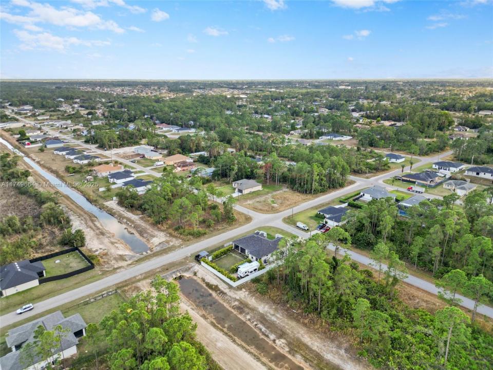 2717 20th St W, Lehigh Acres, Florida 33971