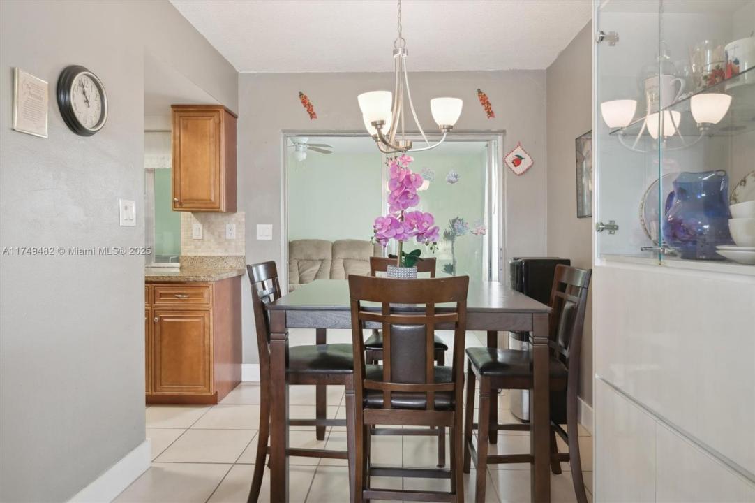 5707 NW 85th Ave, Margate, Florida 33321, USA