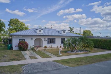 10745 Westwood Lake Dr, Miami, Florida 33165, USA