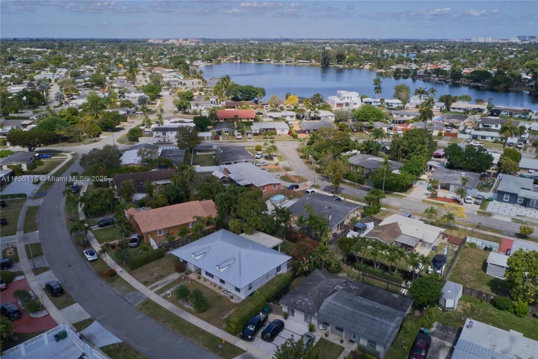 10745 Westwood Lake Dr, Miami, Florida 33165, USA