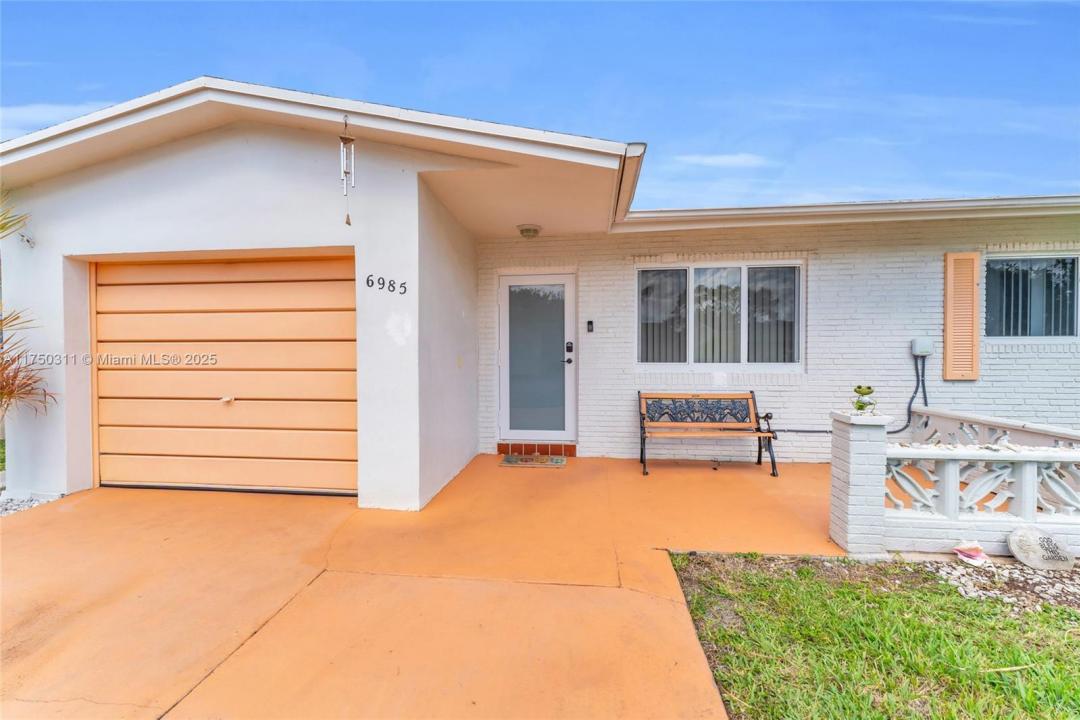 6985 NW 11th Ct, Margate, Флорида 33063, Соединенные Штаты