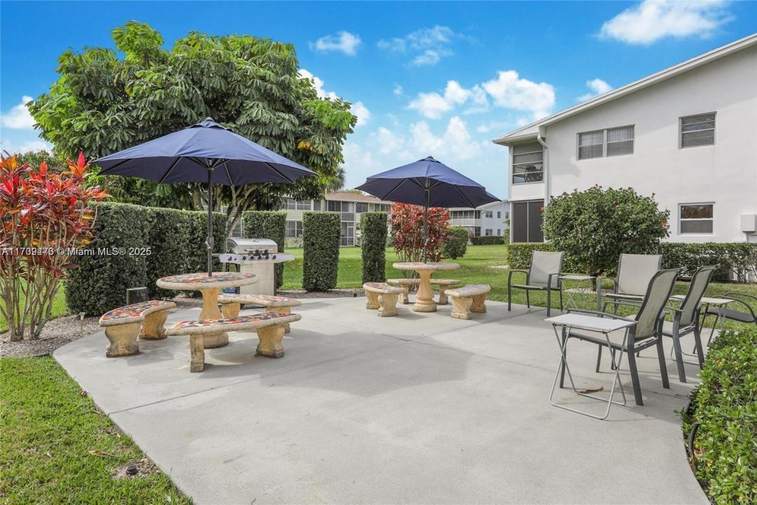 275 Windsor L 275, West Palm Beach, Florida 33417, Stati Uniti