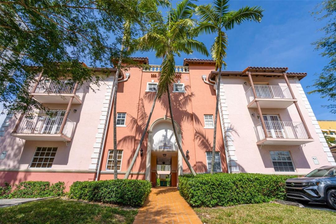 29 Santillane Ave 7, Coral Gables, Florida 33134