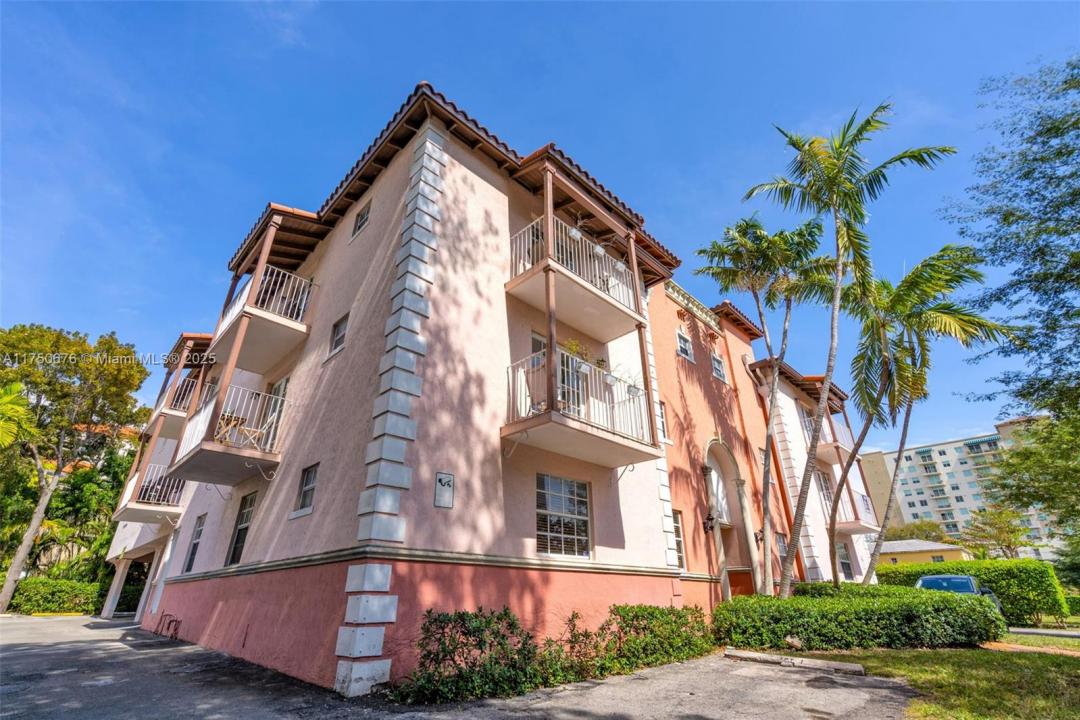 29 Santillane Ave 7, Coral Gables, Florida 33134