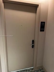 4010 S Ocean Dr R2702, Hollywood, Florida 33019, USA