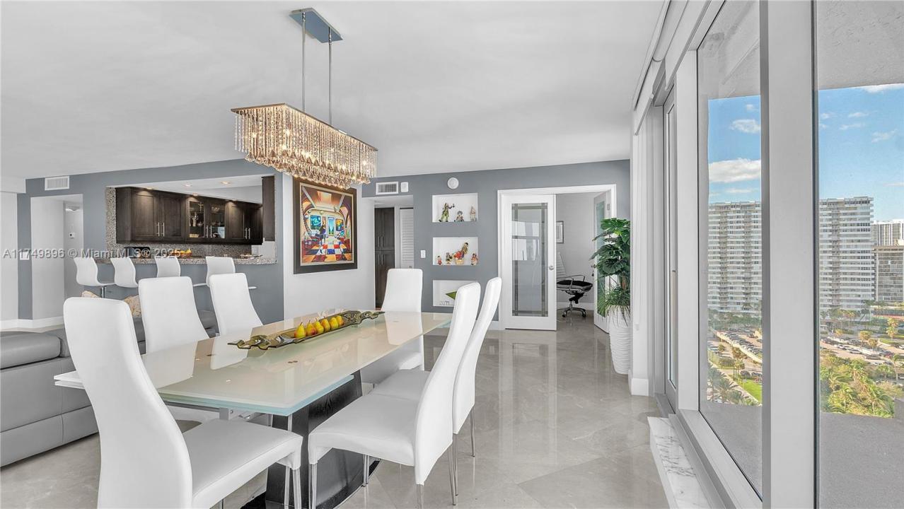 1920 S Ocean Dr (Avail Now -11/30) 17D, Hallandale Beach, フロリダ 33009, アメリカ合衆国