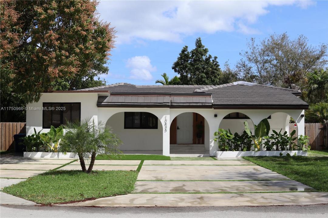 10845 Peachtree Dr 0, Miami, Florida 33161, USA