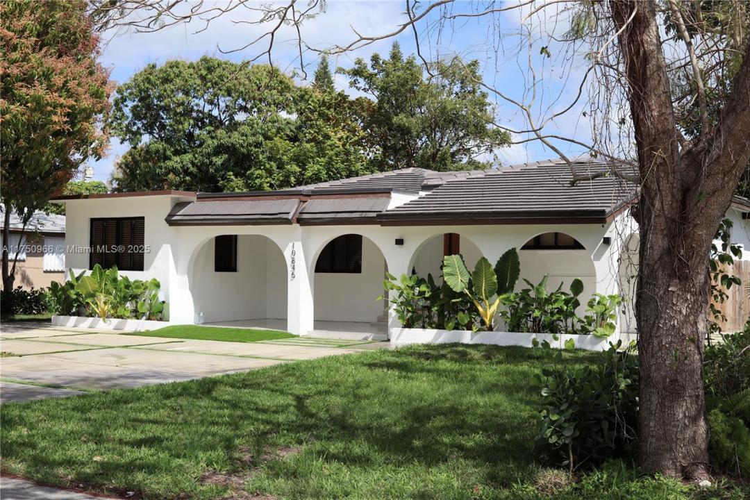 10845 Peachtree Dr 0, Miami, Florida 33161, USA
