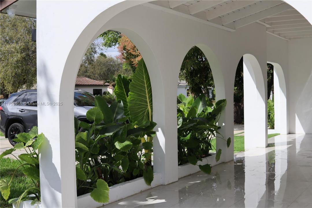 10845 Peachtree Dr 0, Miami, Florida 33161, USA