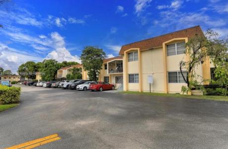 7823 Miller Dr C208, Miami, Florida 33155, USA